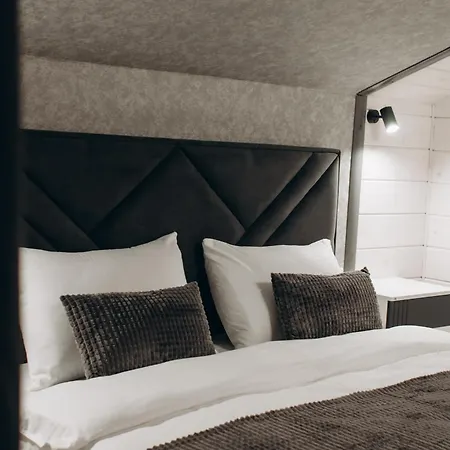 Forest Cliff Slavske