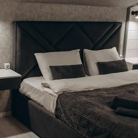 Forest Cliff Slavske