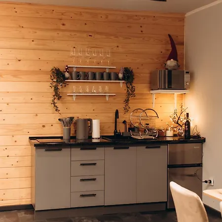 Forest Cliff Apartment